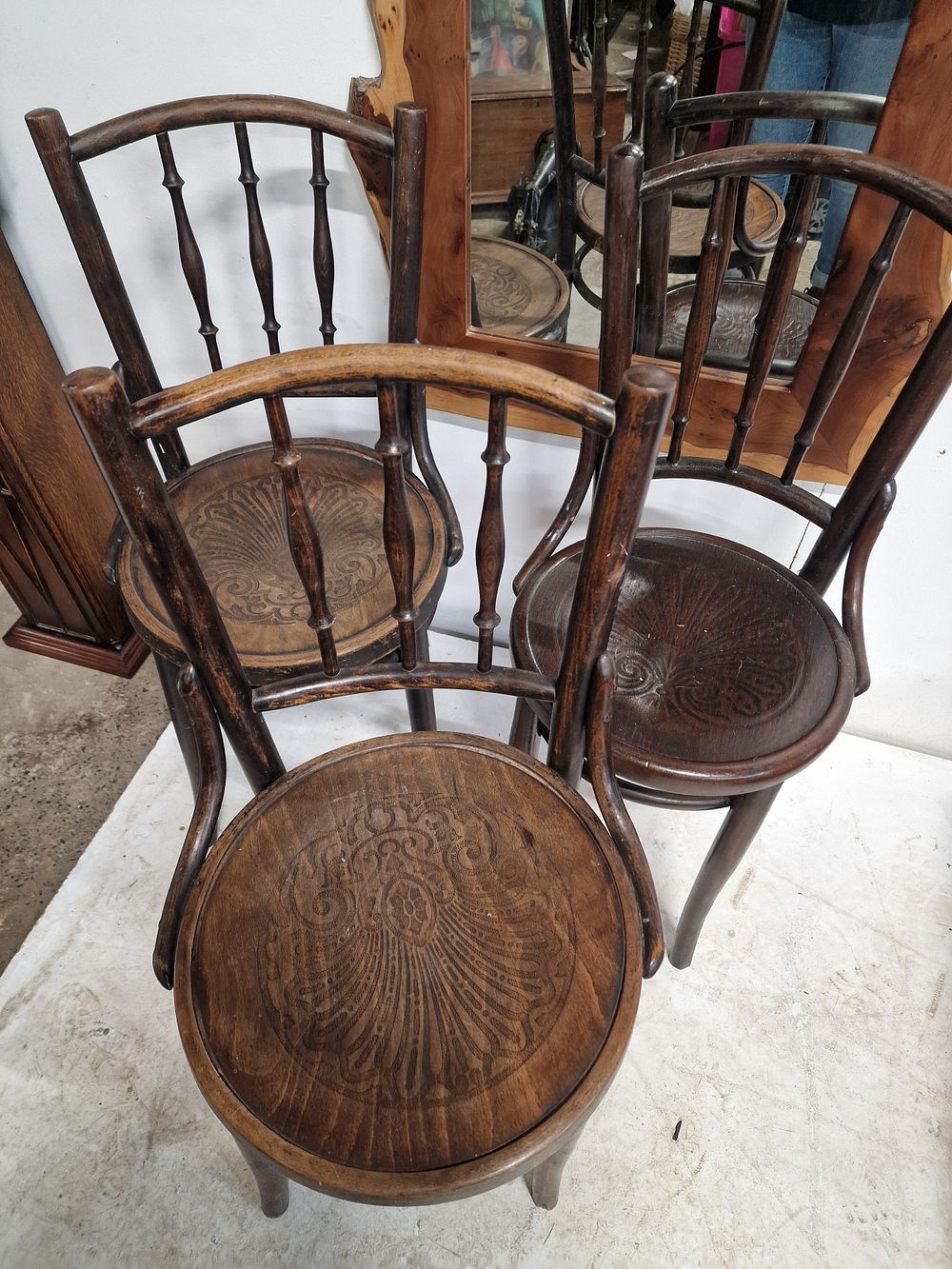 Lot 434: Three Vintage Polish Bentwood chairs