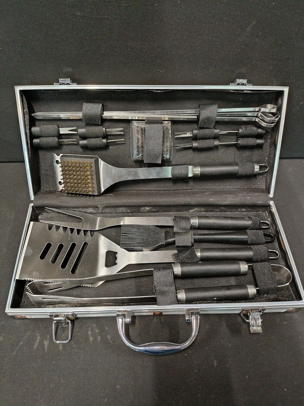 Lot 443: Romanticist barbeque set