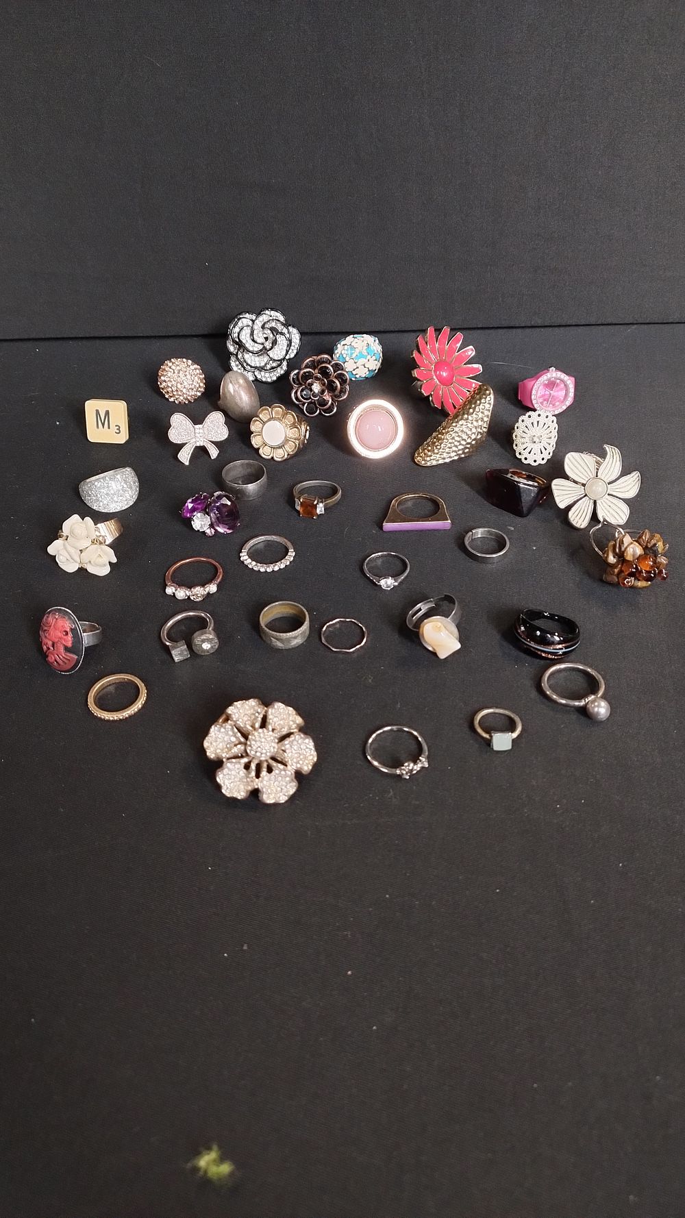 Lot 446: Selection of costume jewellery rings, various sizes and...