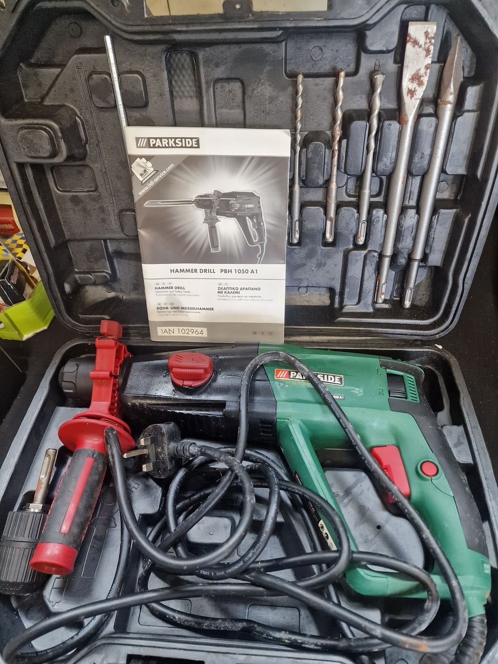 Lot 82: Hammer drill PBH1050 A1 with accessories