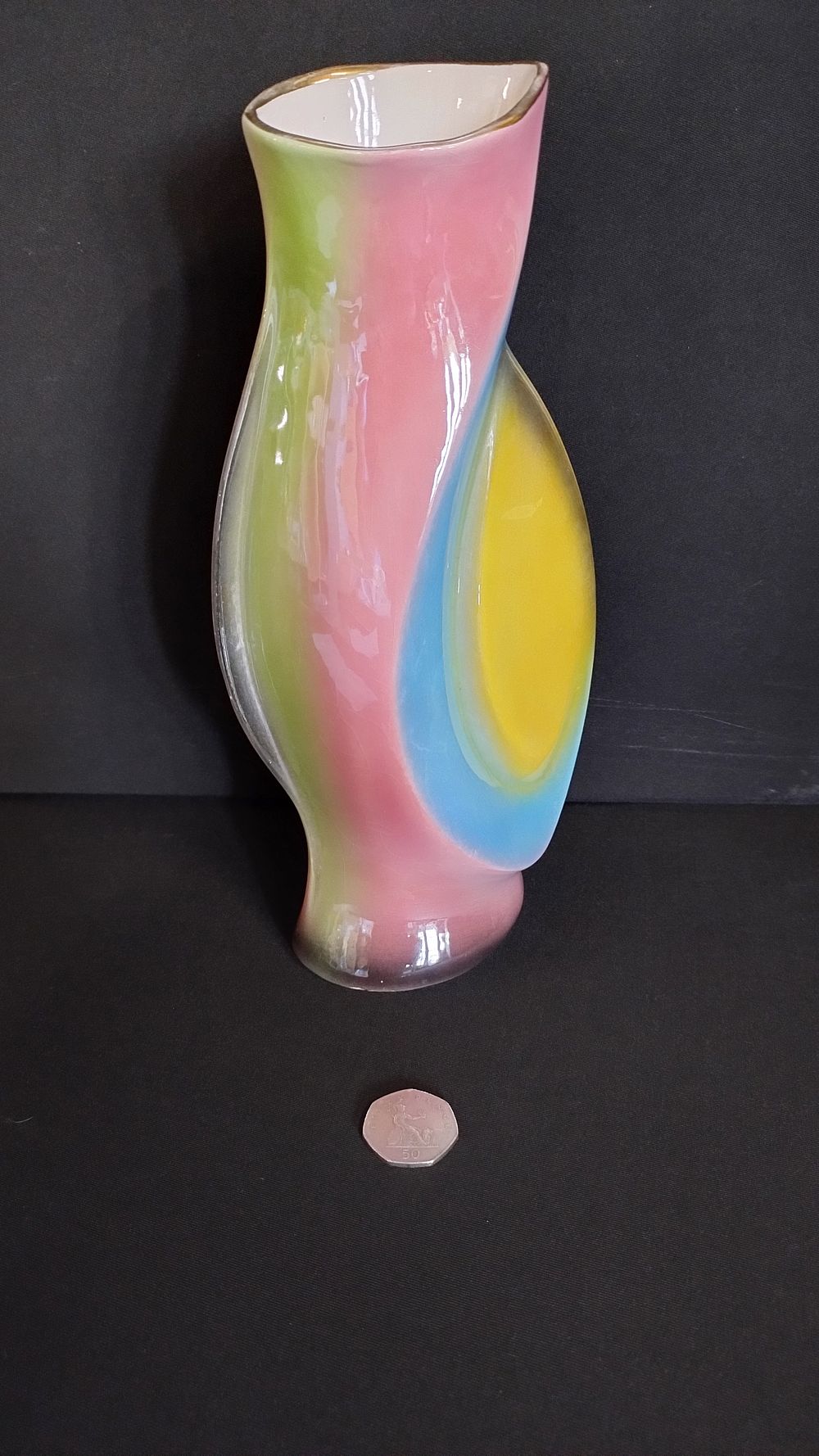 Lot 101: Vintage 1950s Italian Rainbow Vase measures 27 x...