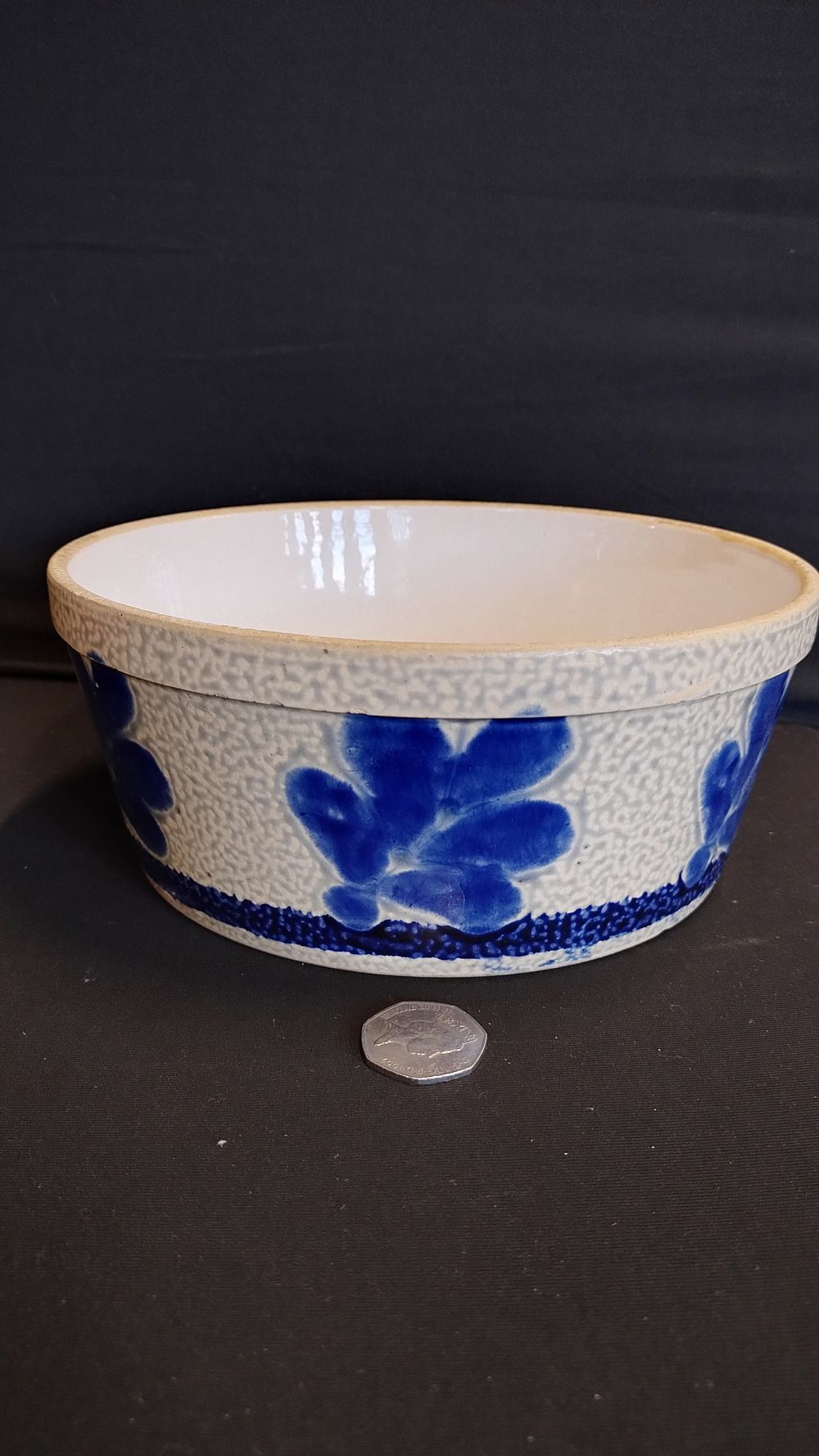 Lot 120: Stoneware dish blue leaf decoration measures 9 x...