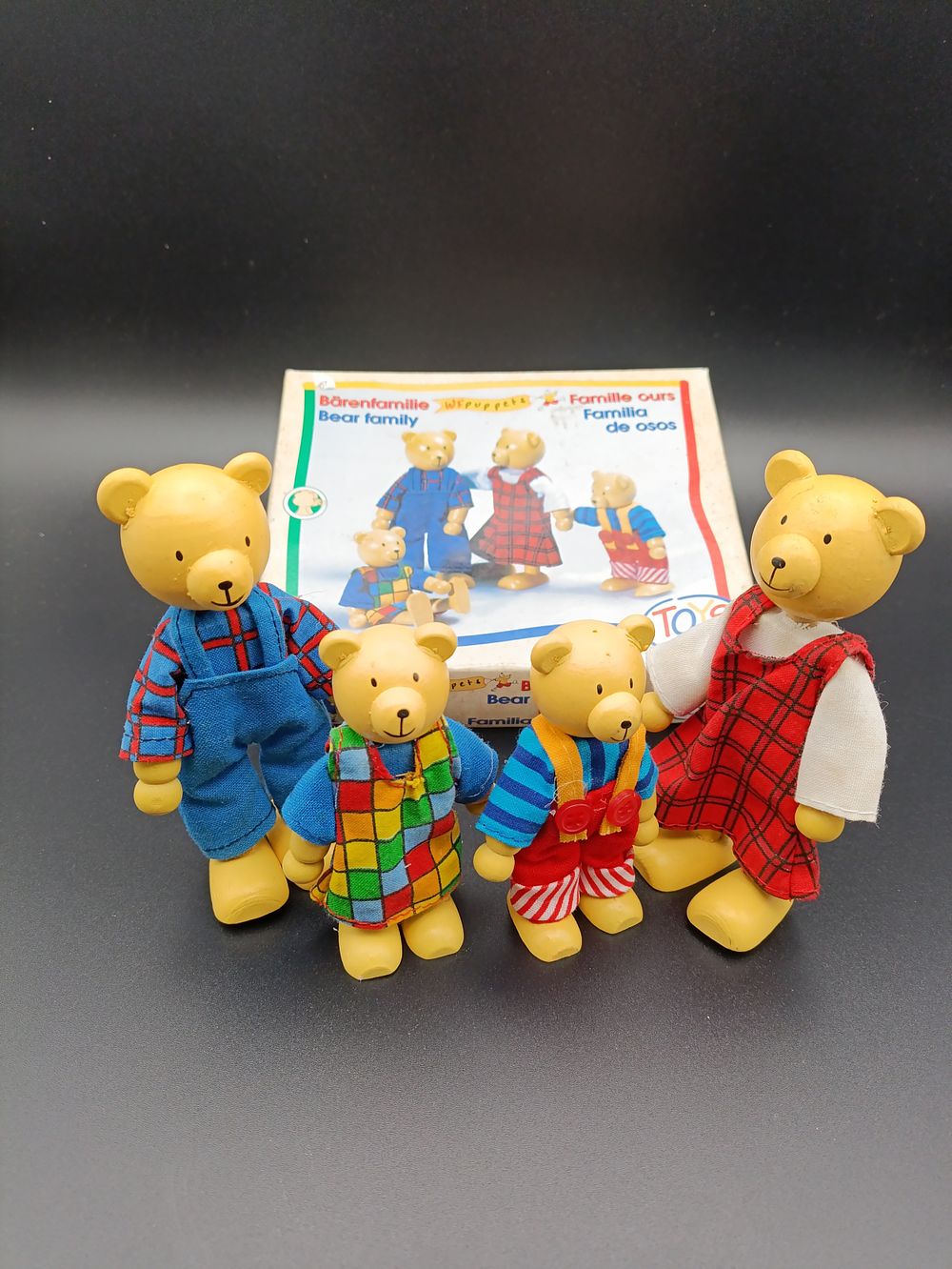 Lot 171: Rare WF Puppets Bear Family In Orginal Box