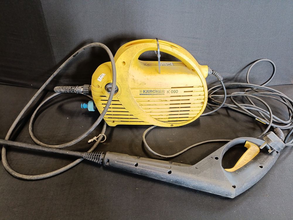 Lot 244: Karcher K090. Tested for power