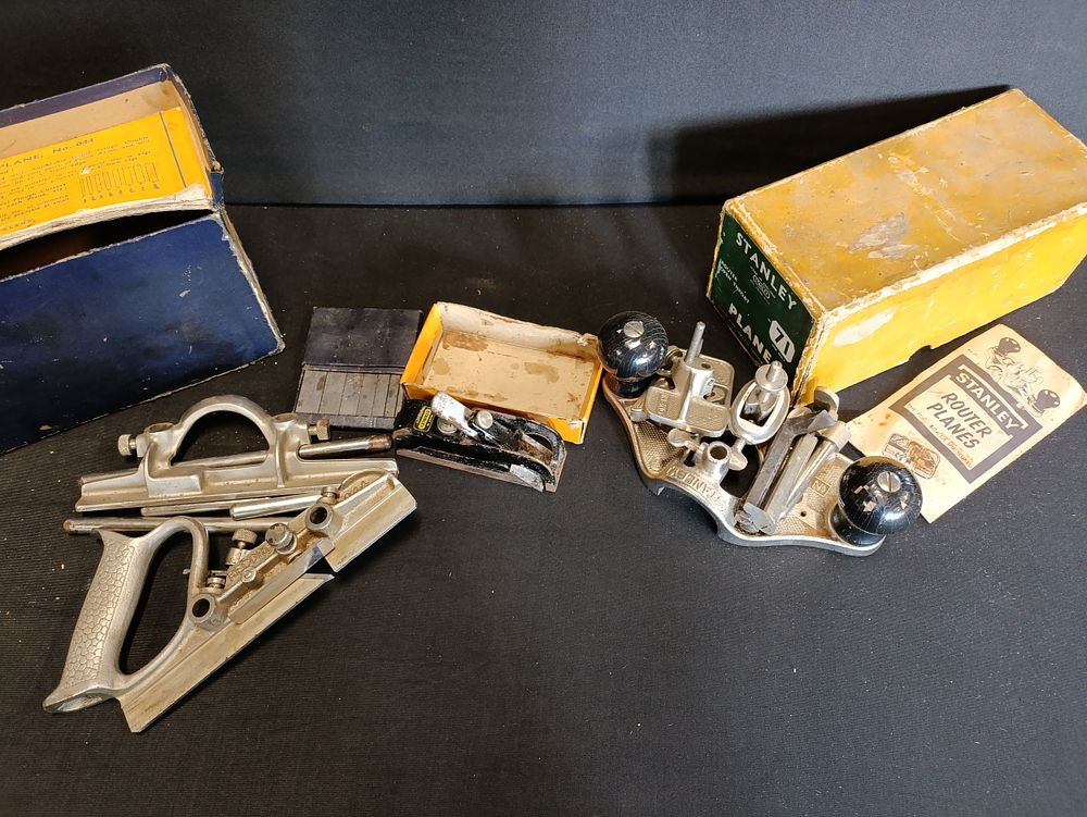 Lot 245: Selection of woodworking tools including 2 Stanley planes...