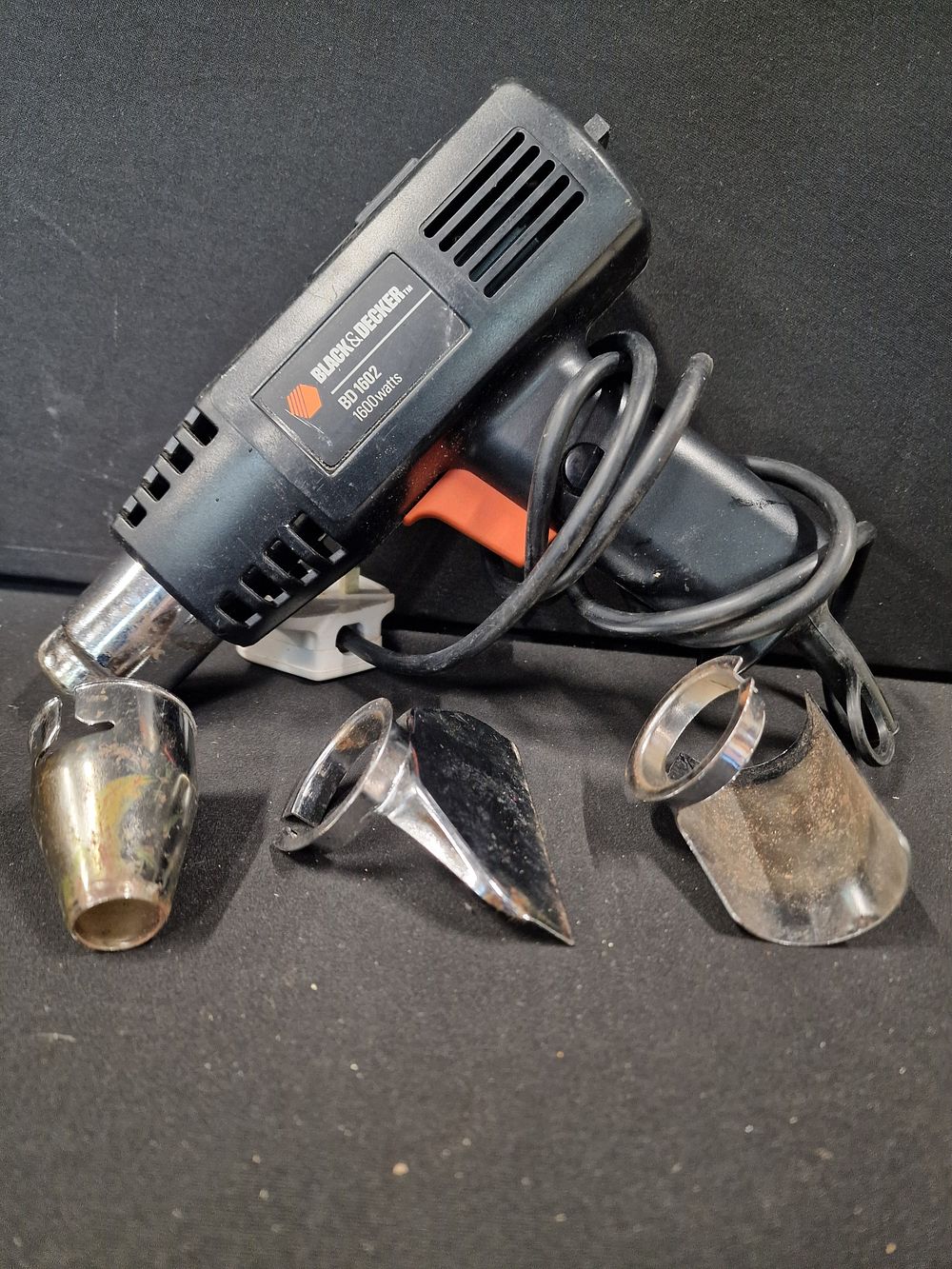 Lot 259: Black & Decker BD1602 1600w Heat Gun with...