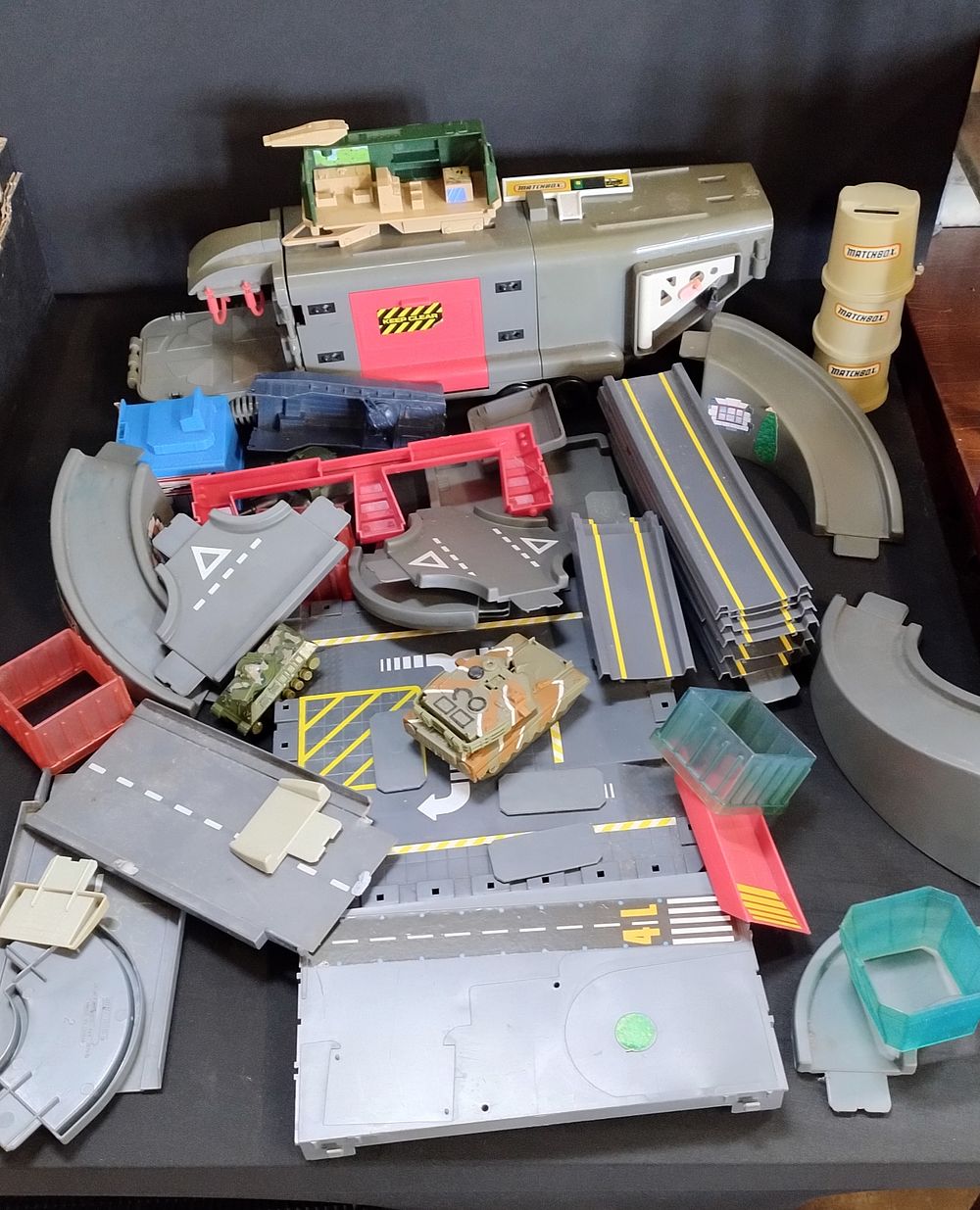 Lot 262: Matchbox connectables tracks, vehicles and other items
