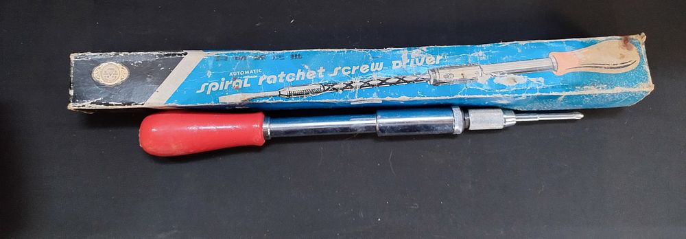 Lot 293: Vintage automatic spiral ratchet screw driver in original...
