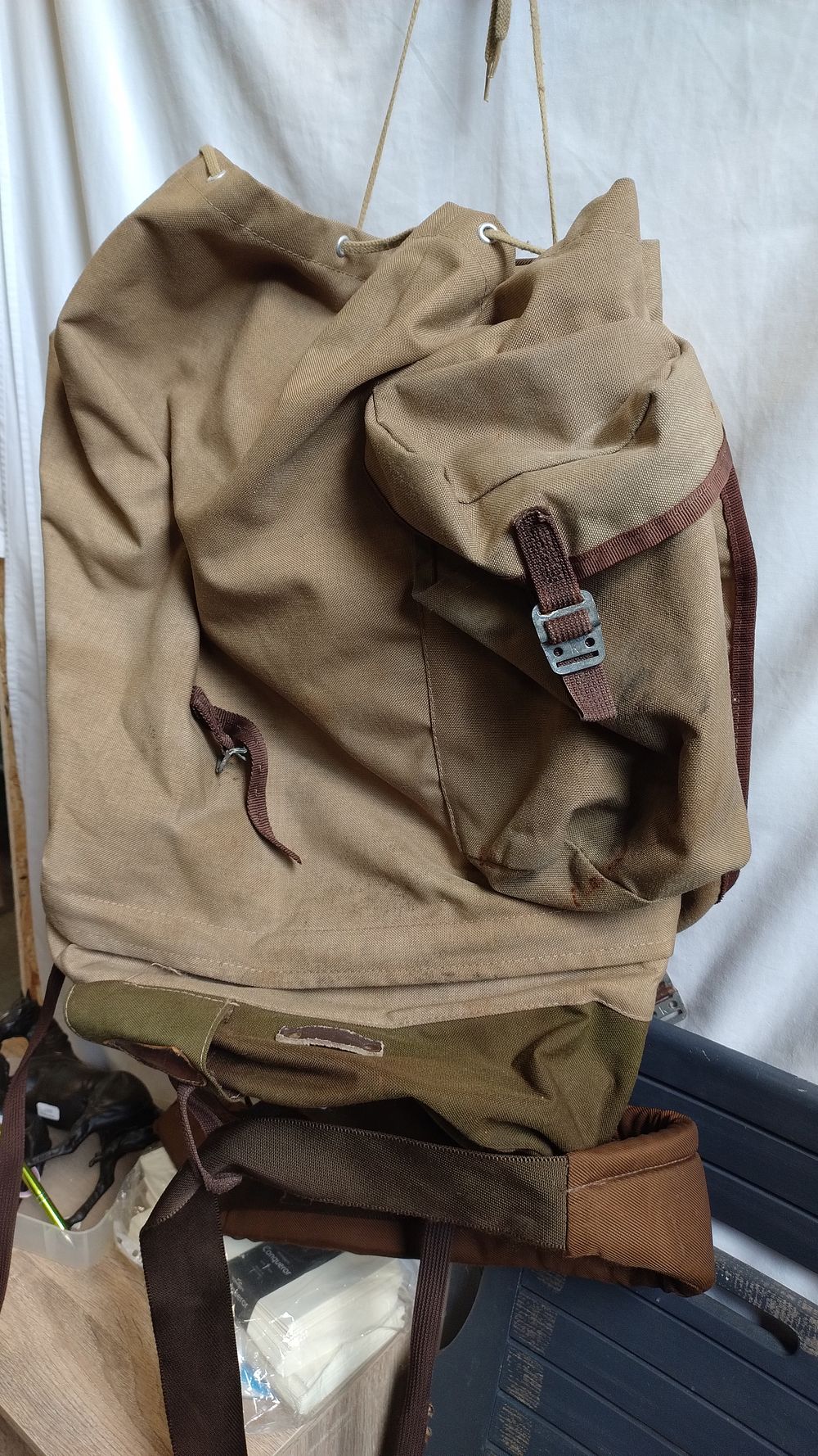 Lot 294: Karrimor KS-100e Green canvas rucksack