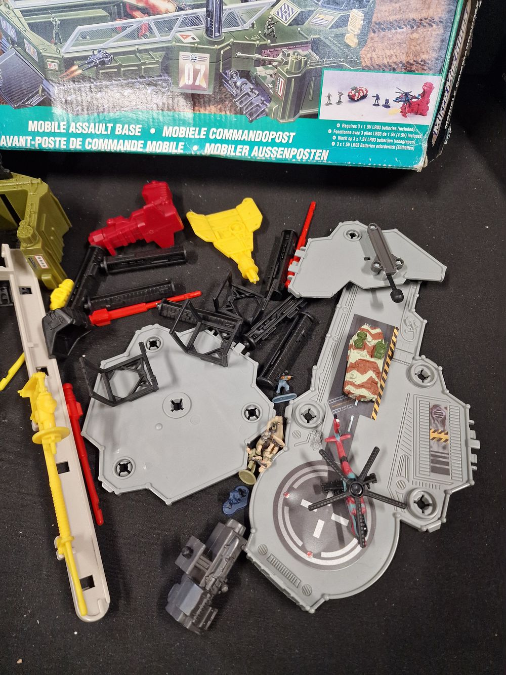 Lot 318: Micromachines Military. Mobile assault base.