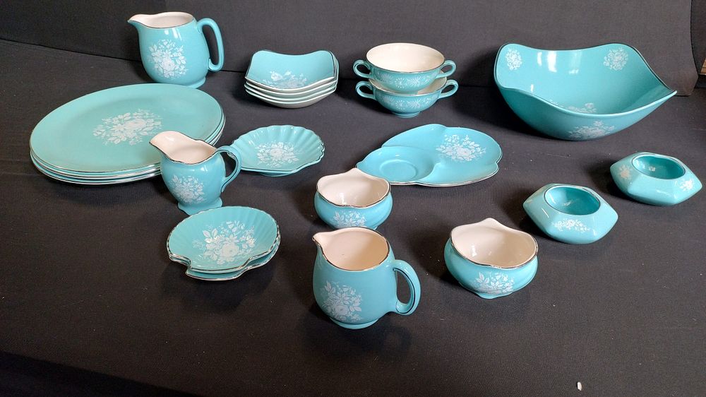 Lot 349: Rare Royal Winton duck egg blue dining plates...