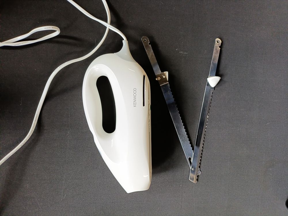 Lot 446: Kenwood KN400 electric Carving knife