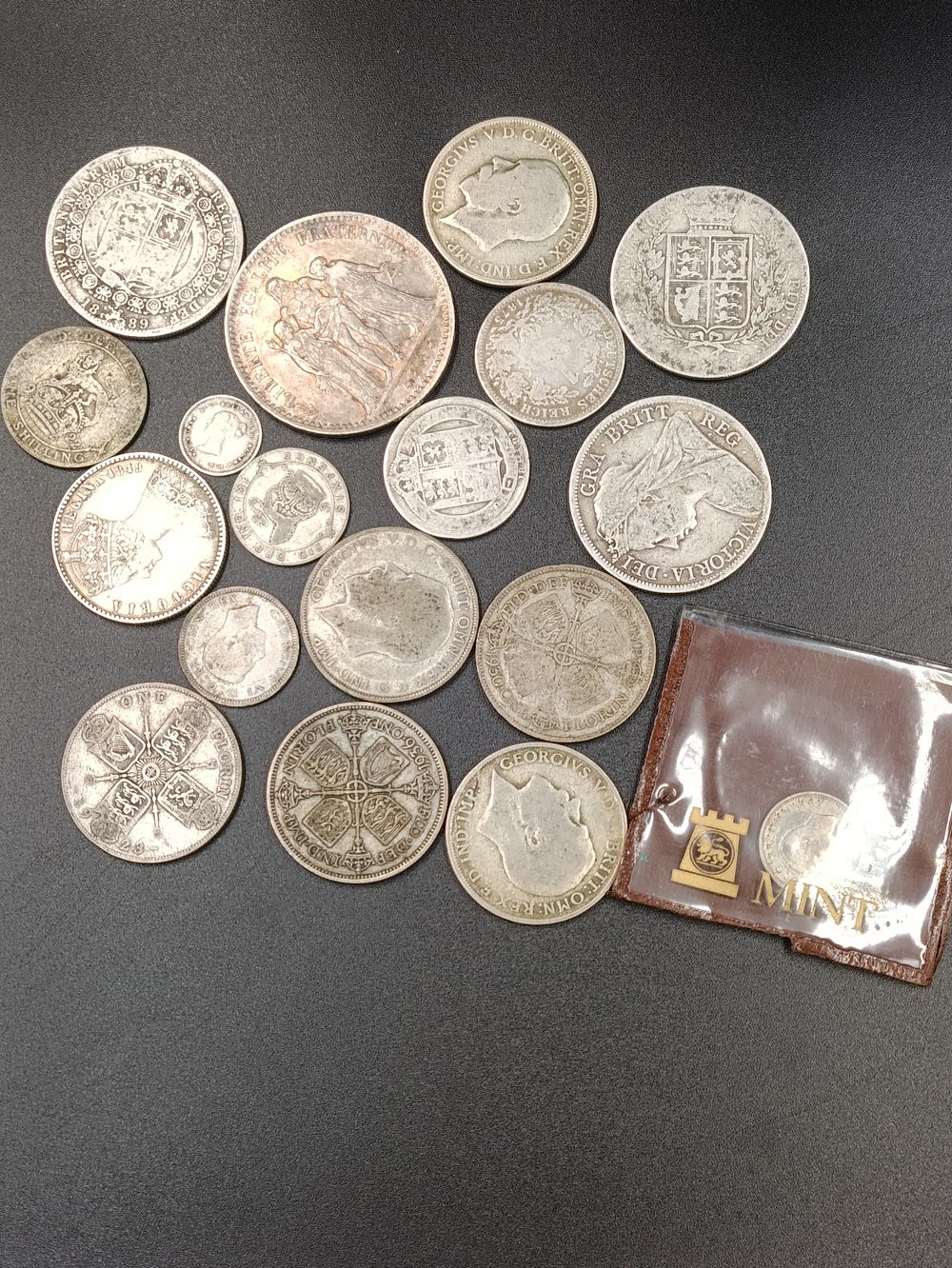 Lot 81: Collection of 18 silver coins dated between 1838...