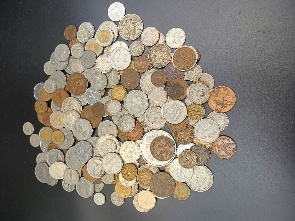Lot 89: Large collection of mixed coins, some dating as...