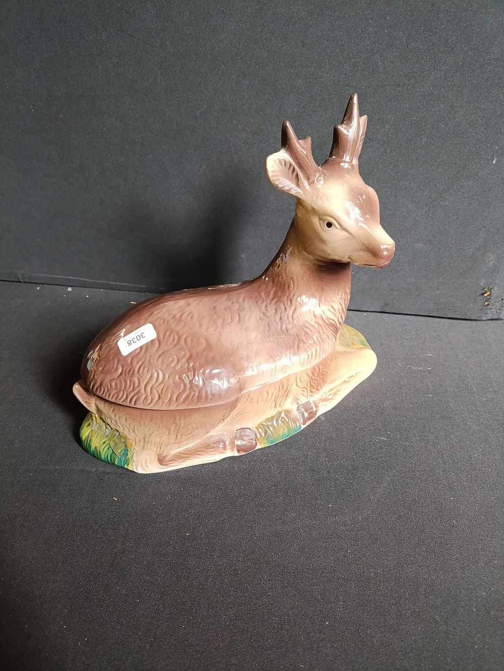 Lot 114: Vintage deer Tureen