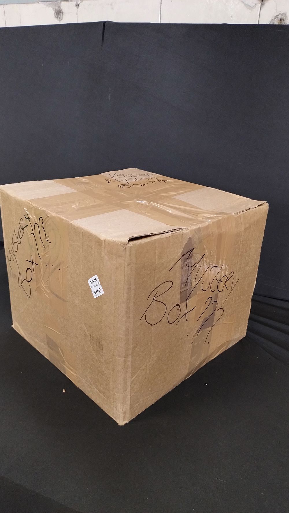 Lot 157: Vendors mystery box