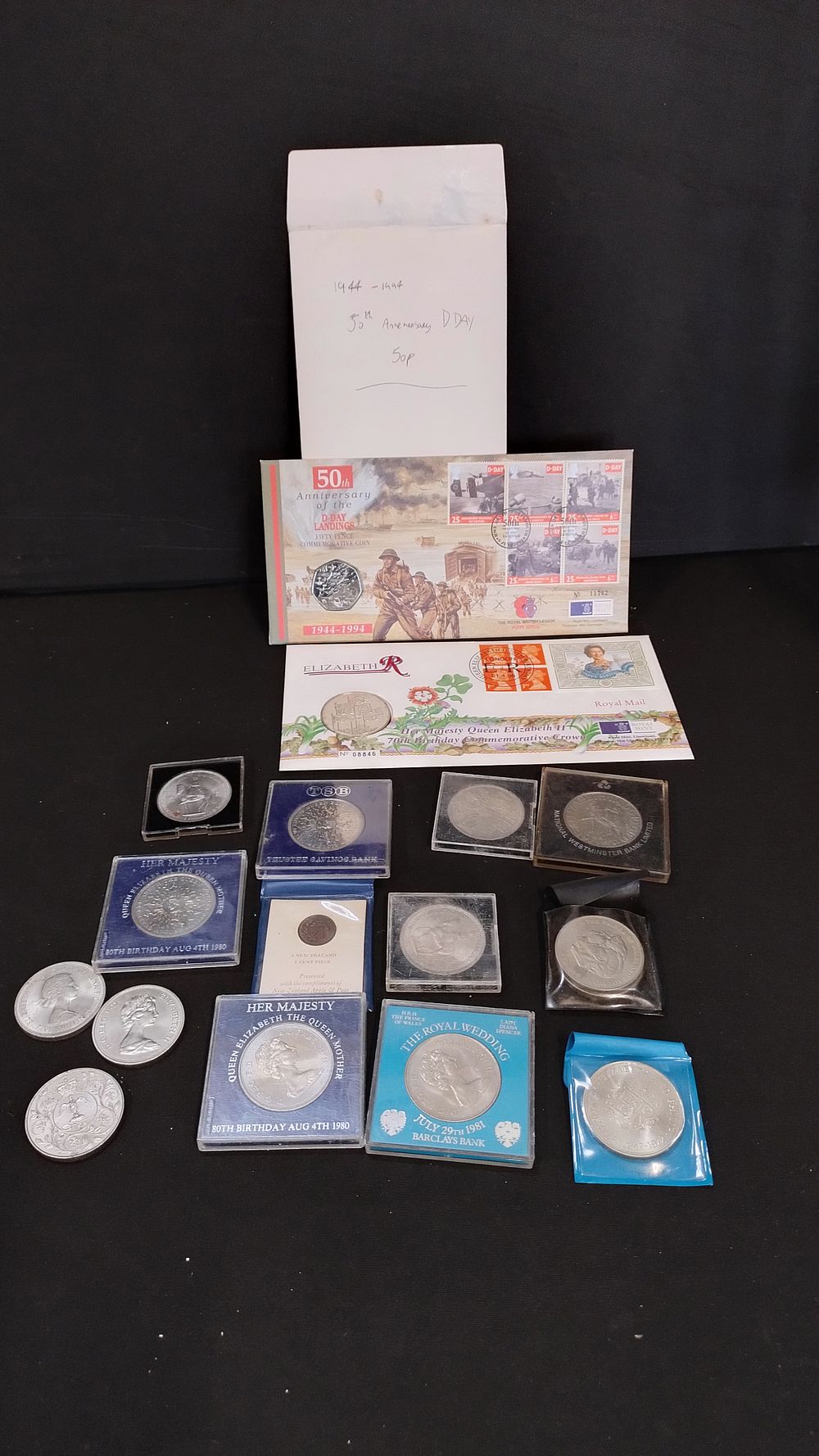 Lot 160: Various commemorative coins