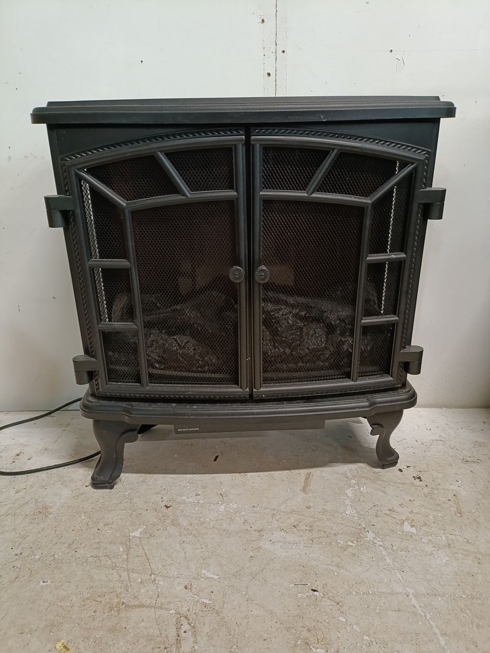 Lot 257: Warmlite Rochester Portable Electric Double Door Fireplace Heater....