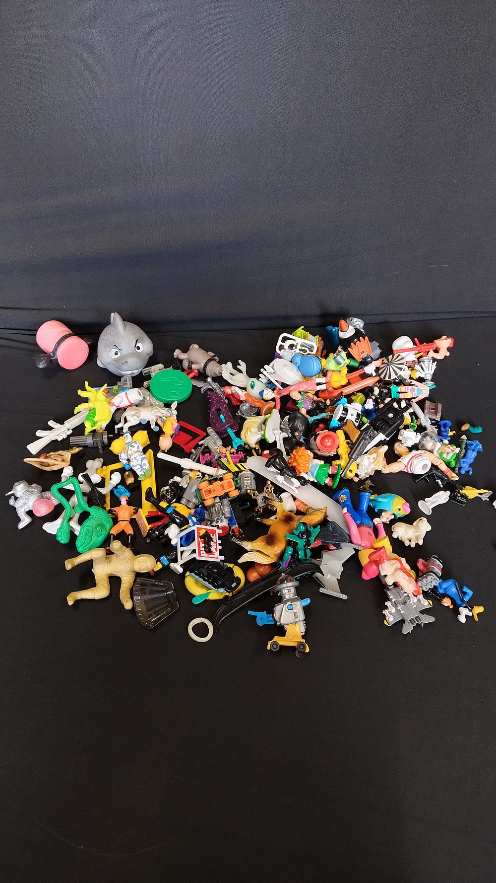Lot 309: Selection of vintage toy figures