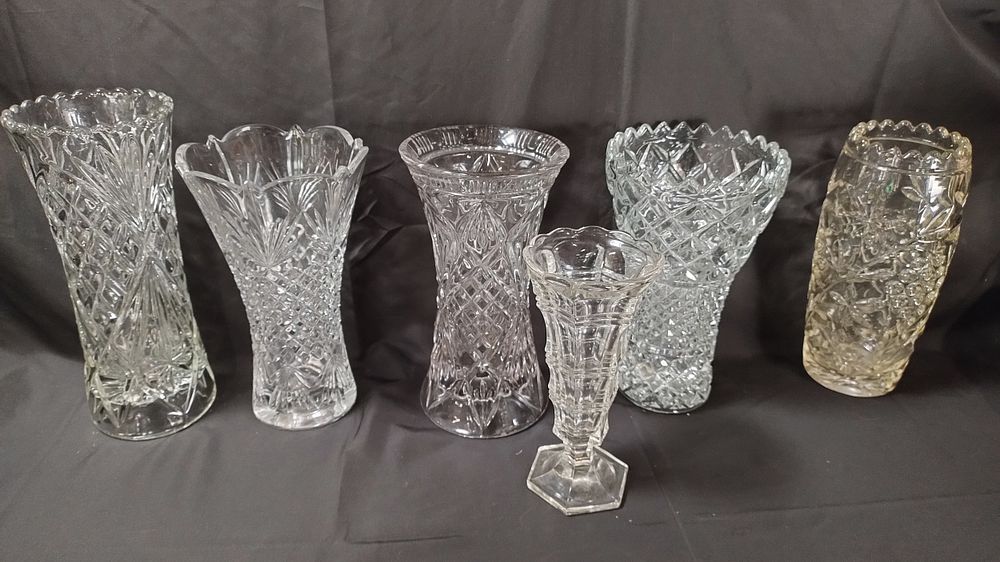 Lot 315: 6 cut glass and crystal vases in various...