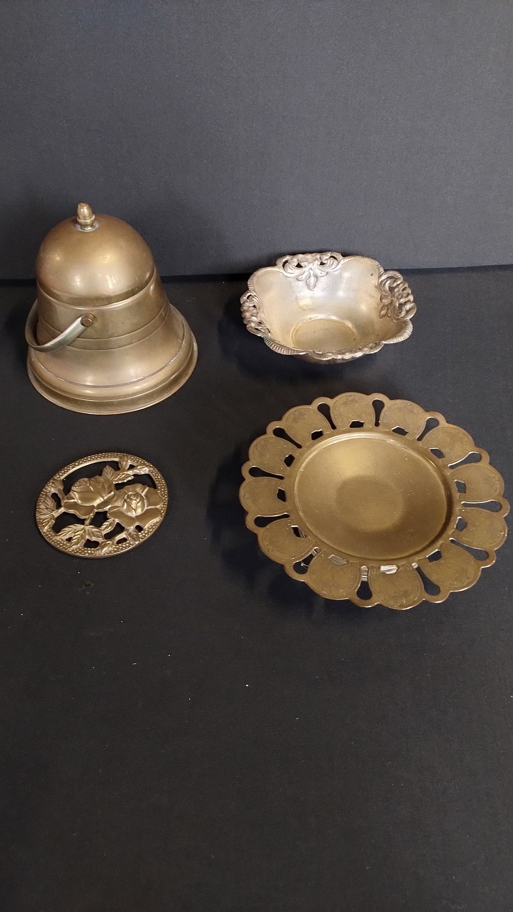 Lot 394: 4 brass items including a vintage brass bell...