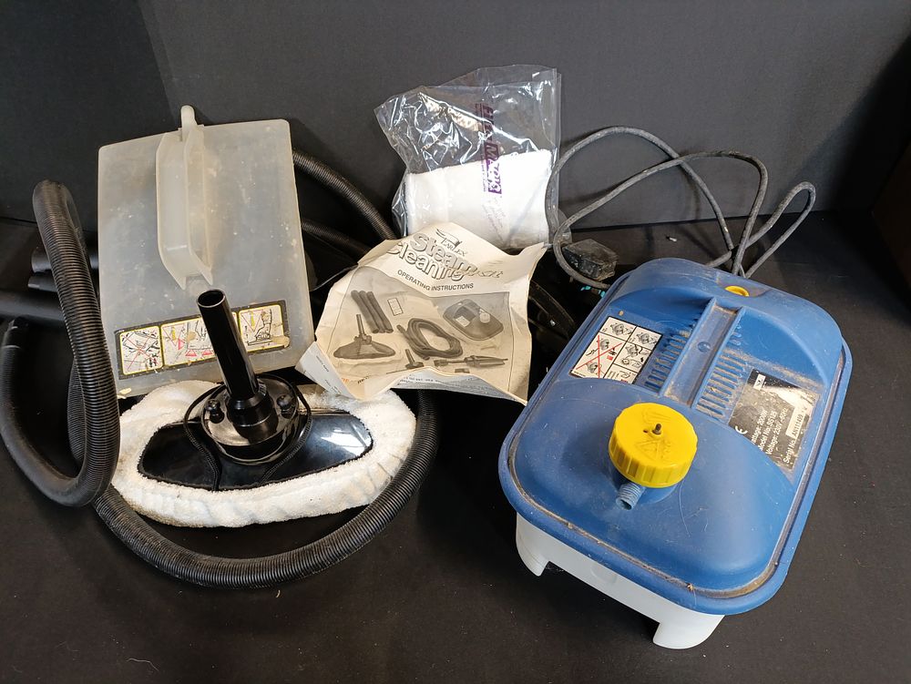 Lot 404: Earlex steam cleaning kit tested for power