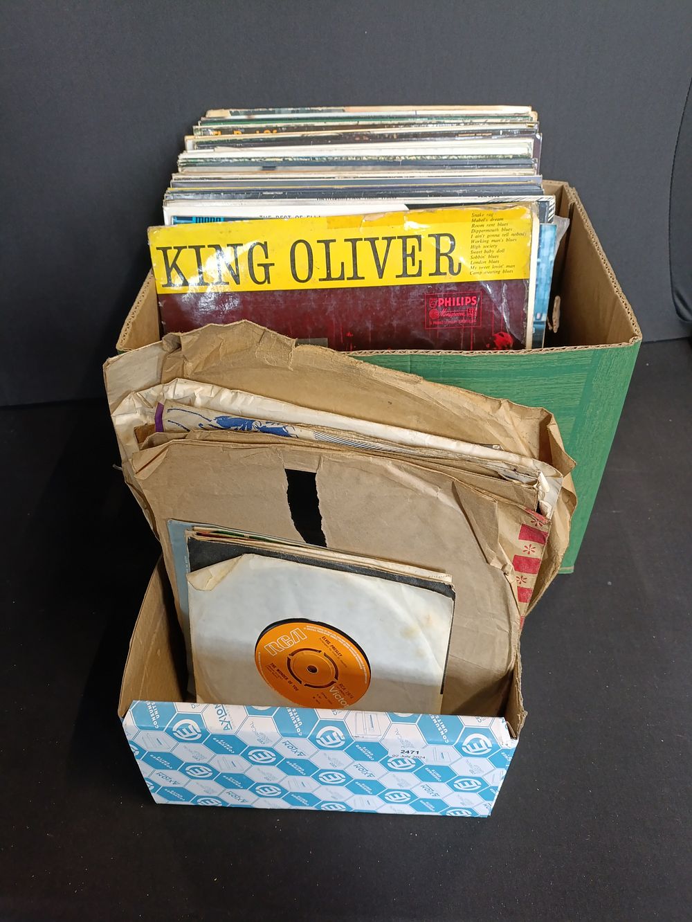 Lot 414: Large selection of vinyl