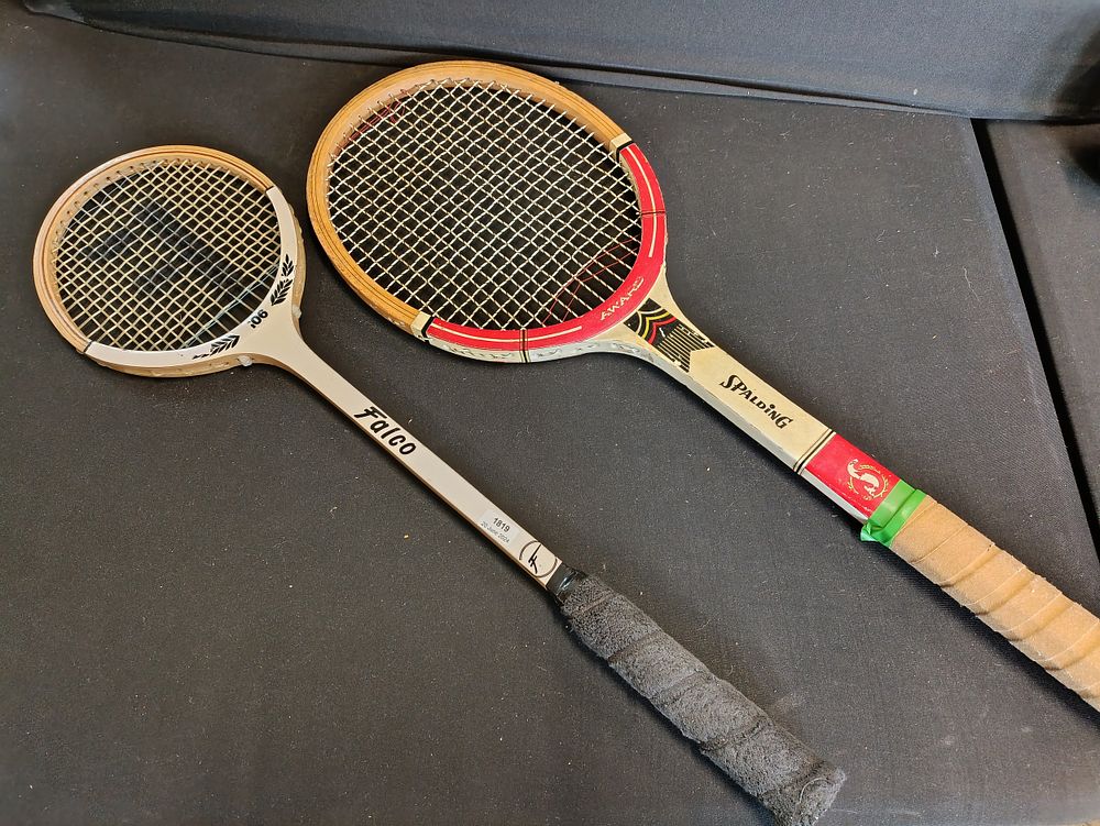 Lot 416: Vintage wooden squash and tennis rackets