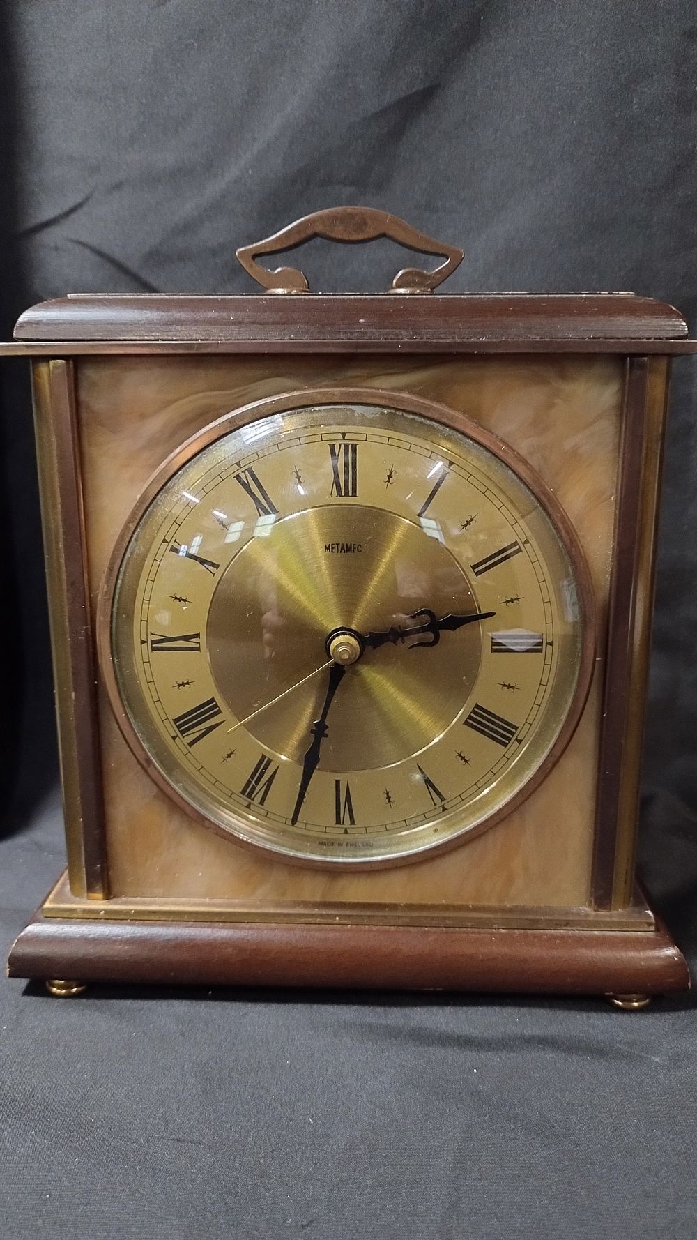 Lot 353: Metamec battery operated mantle clock with brass and...