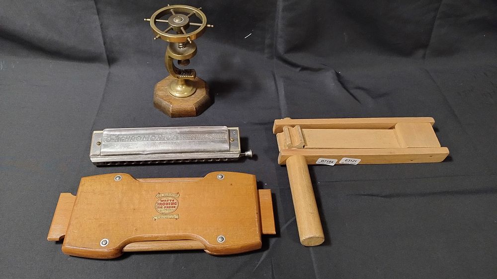 Lot 360: Various vintage items including a brass nautical nut...
