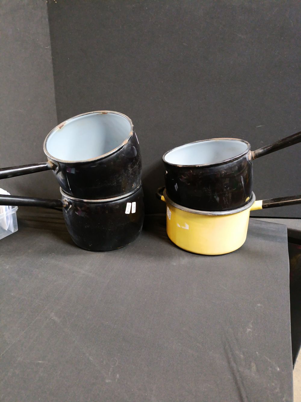 Lot 504: 4 x vintage enamel cooking pans yellow and...