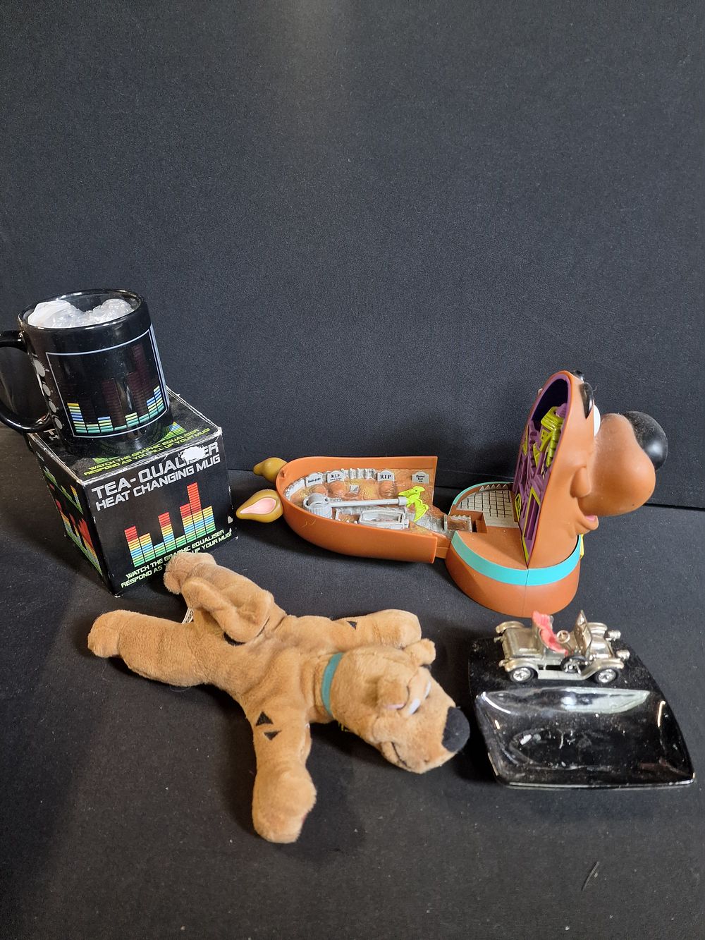Lot 151: Scooby Doo Items, Lesney Car Ashtray and a Tea-Qualiser Heat Changing Mug