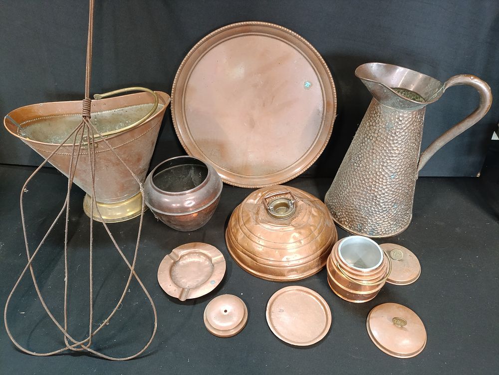 Lot 175: Mixed selection of copper items including a bucket,...
