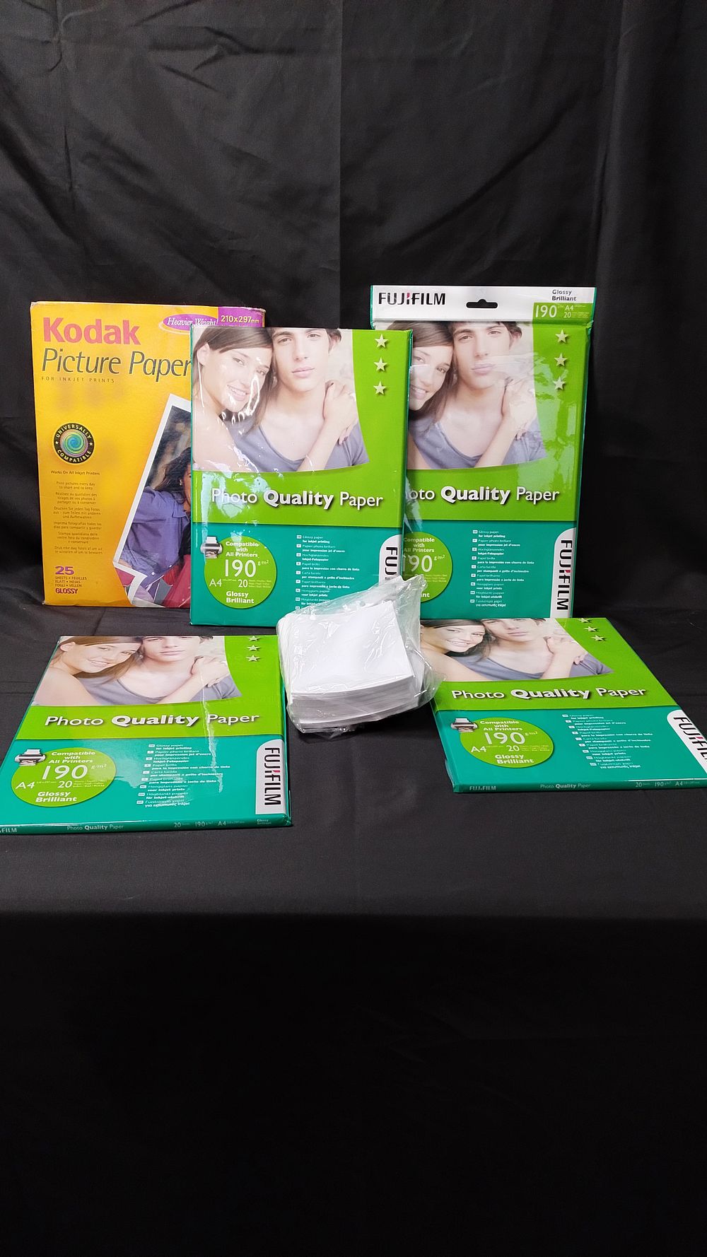 Lot 192: 6 packs of photo paper, Kodak, Fujifilm
