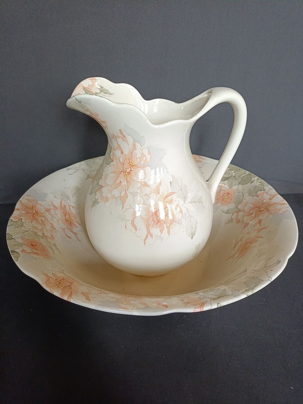 Lot 219: Vintage Hadida Wash pitcher and water bowl
