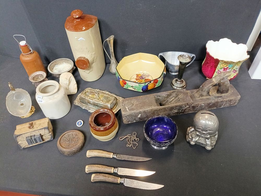 Lot 91: Selection of mostly vintage items including stoneware items,...