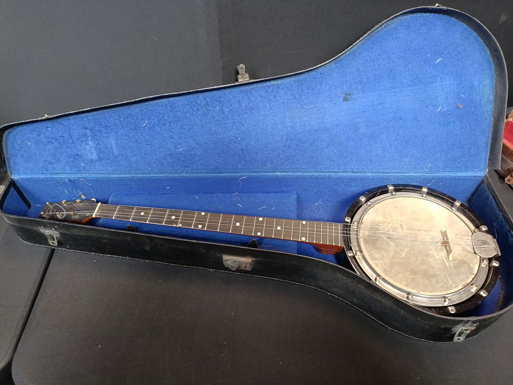 Lot 180: Windsor Eclipse Banjo, Model 11 With Hard Case....