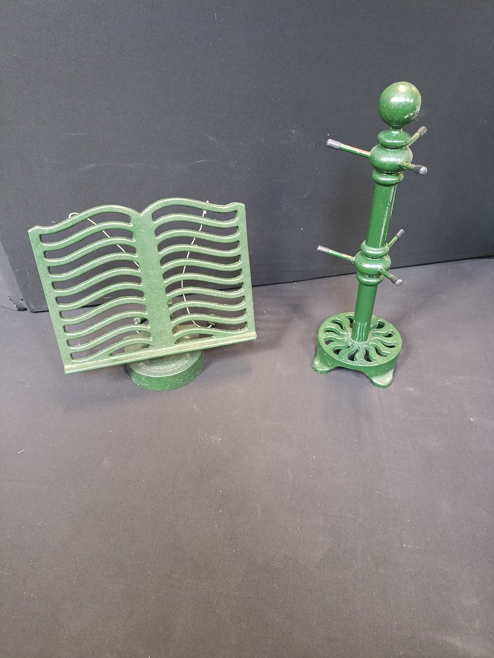Lot 181: Vintage cast iron green mug tree and recipe...