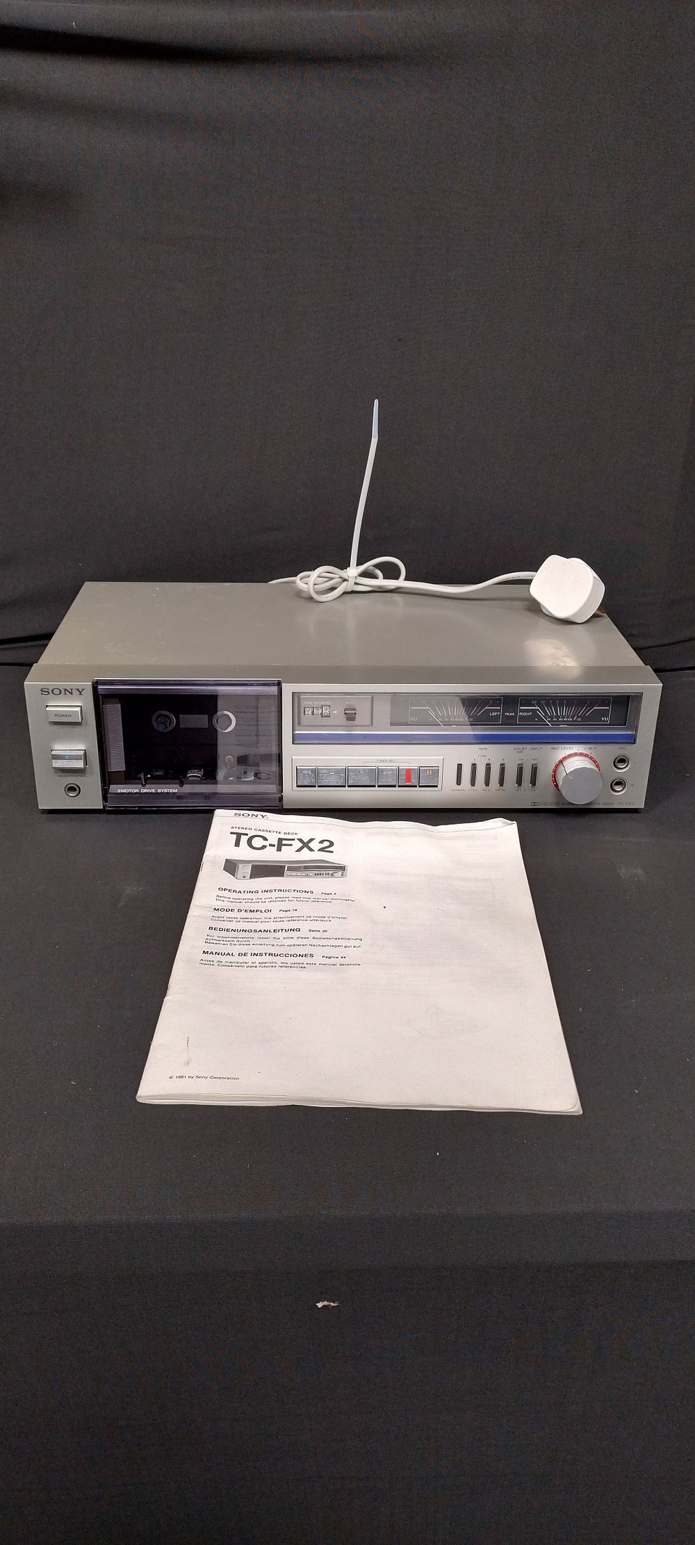 Lot 186: Sony Stereo Cassette Deck TC-FX2. Tested for power