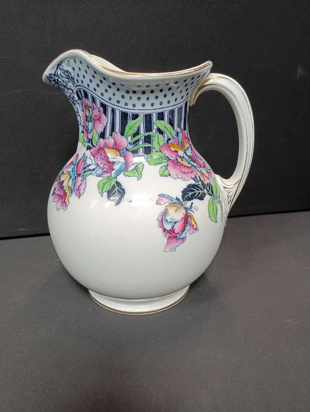 Lot 205: Losol ware large washstand pitcher jug, approximately 29cm...