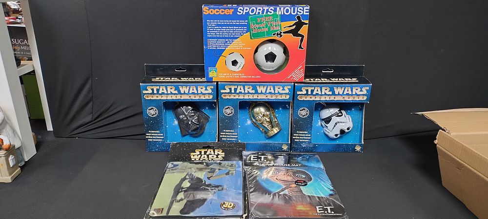 Lot 253: Various items including Star Wars computer Mouse x...