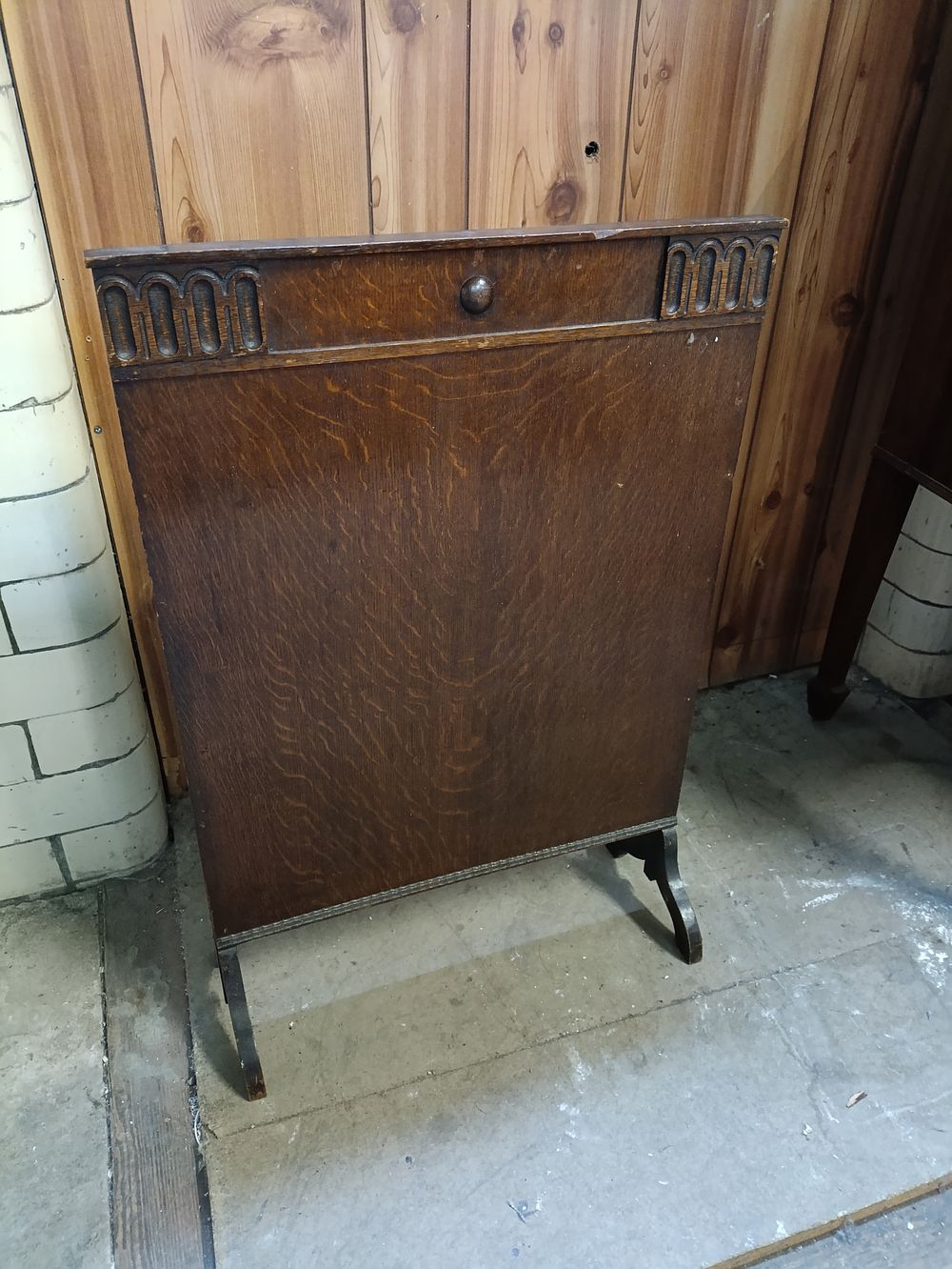 Lot 323: Vintage wooden fire screen