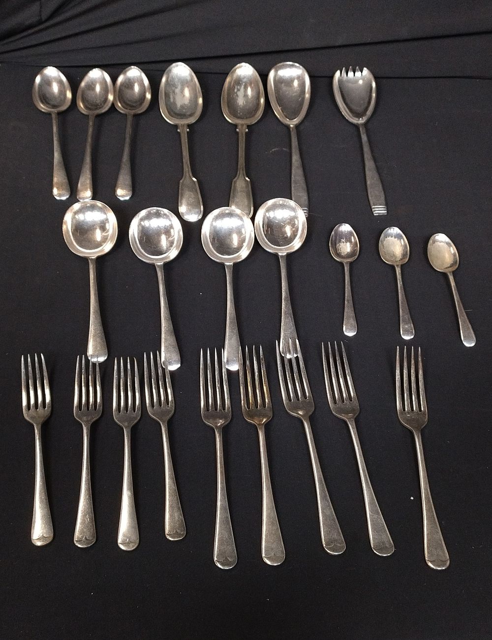 Lot 332: Collection of silver plated cutlery, spoons, forks and...