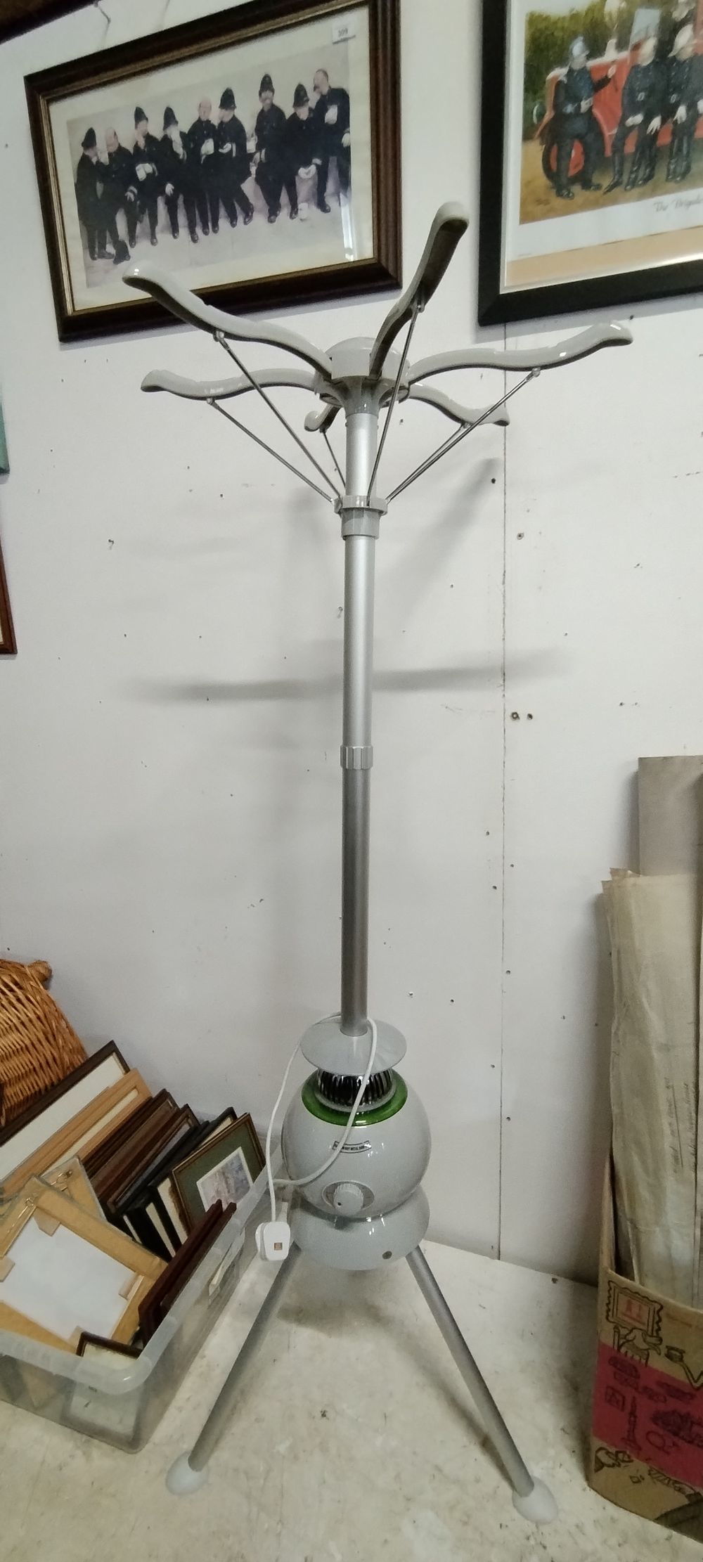 Lot 358: Electric dry buddy clothes dryer tested for power
