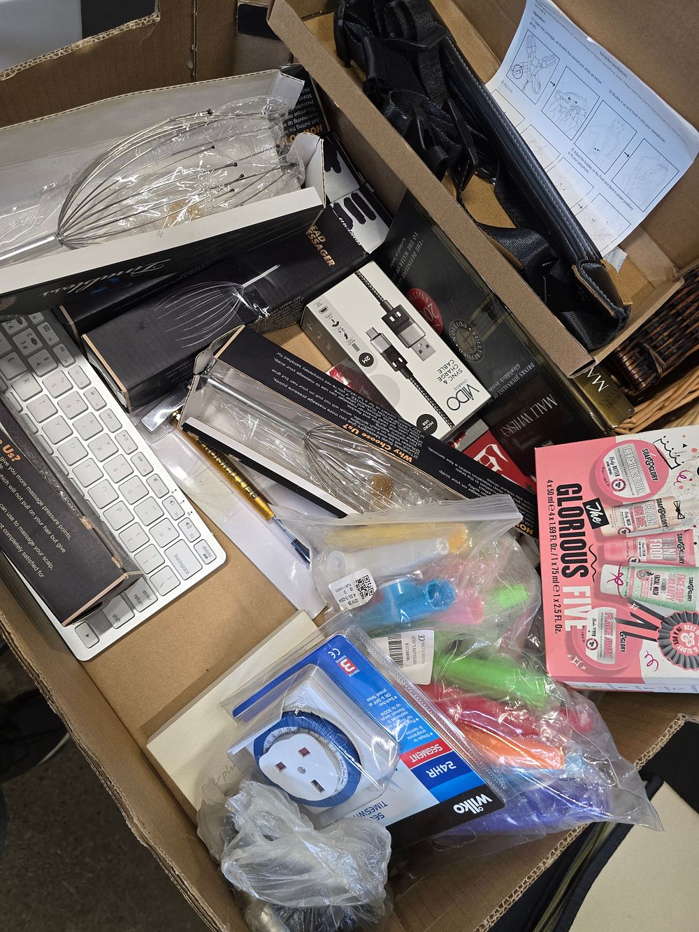 Lot 388: A mixed selection of health and beauty items...