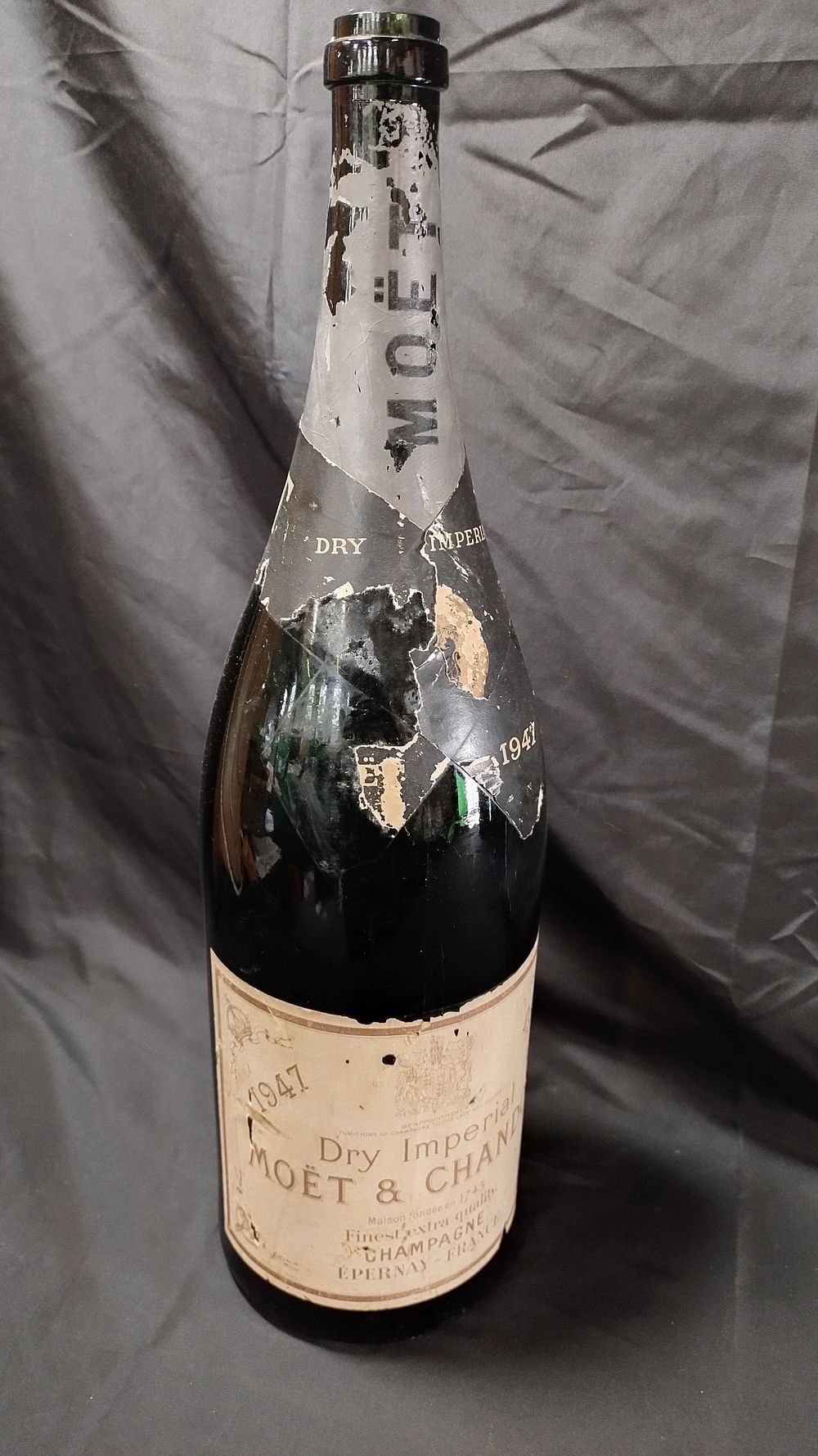 Lot 421: 1947 empty magnum bottle of Moet & Chandon