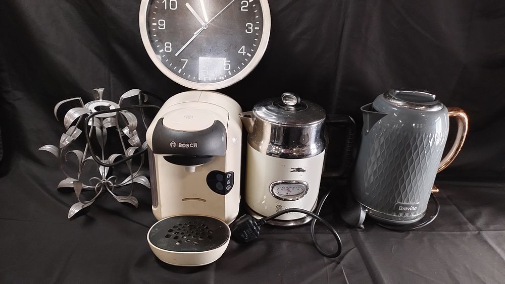 Lot 427: Various Kitchen items, Includes grey Brevil kettle, cream...