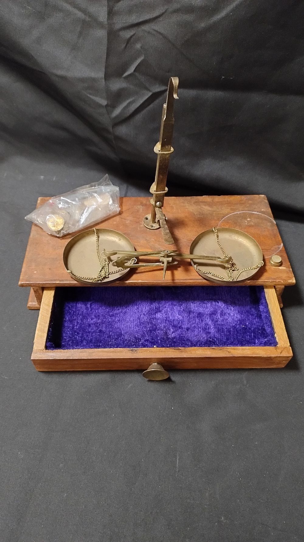 Lot 434: Set Of Vintage Spice Scales Inc Weights