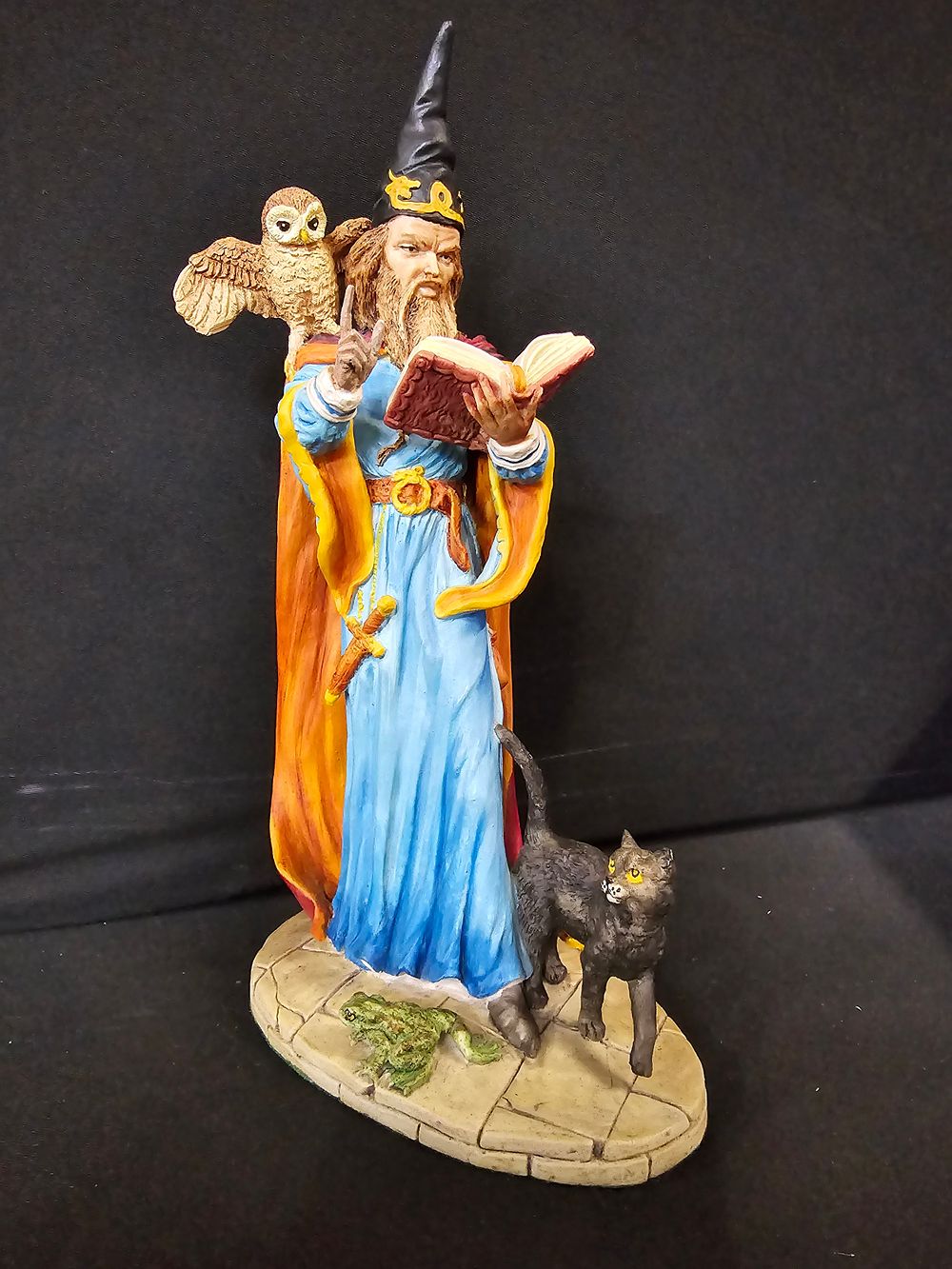 Lot 462: Hand made Royal Doulton figure "Wizard" no.3732