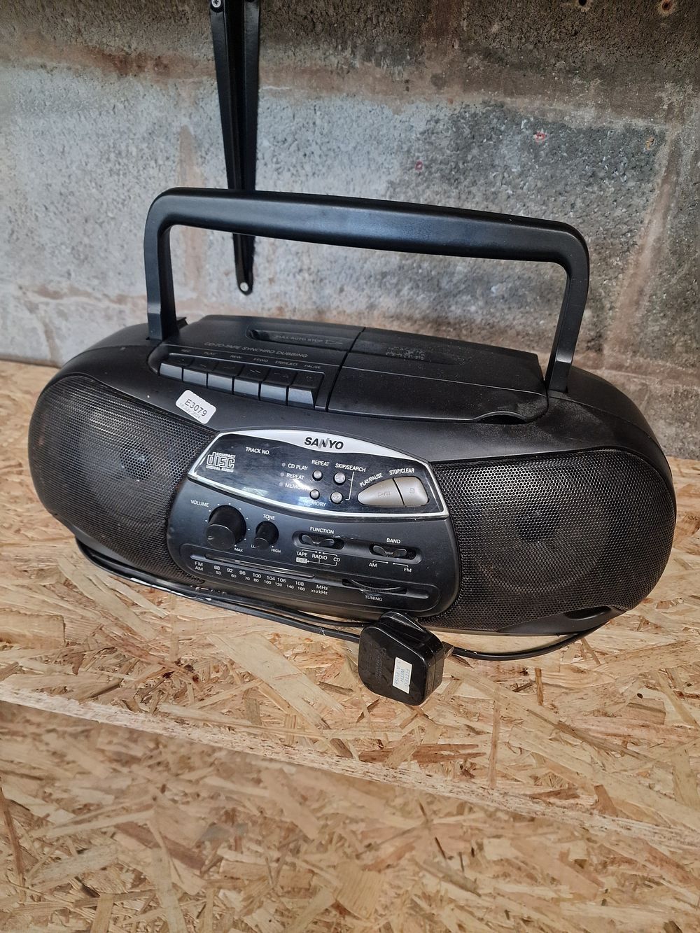Lot 486: Sanyo Radio Cassette CD Player Tested for Power